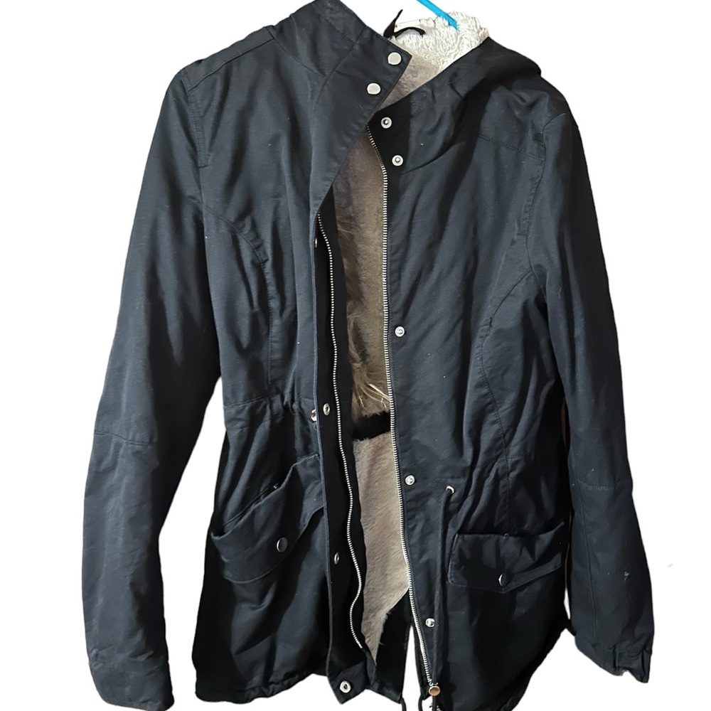 H&M Divided black winter coat size 6 GUC - Picture 2 of 5